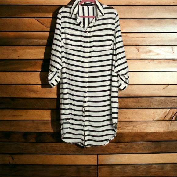Eloquii Size 14 black and white striped shirtdress with curved hem. - Picture 1 of 8